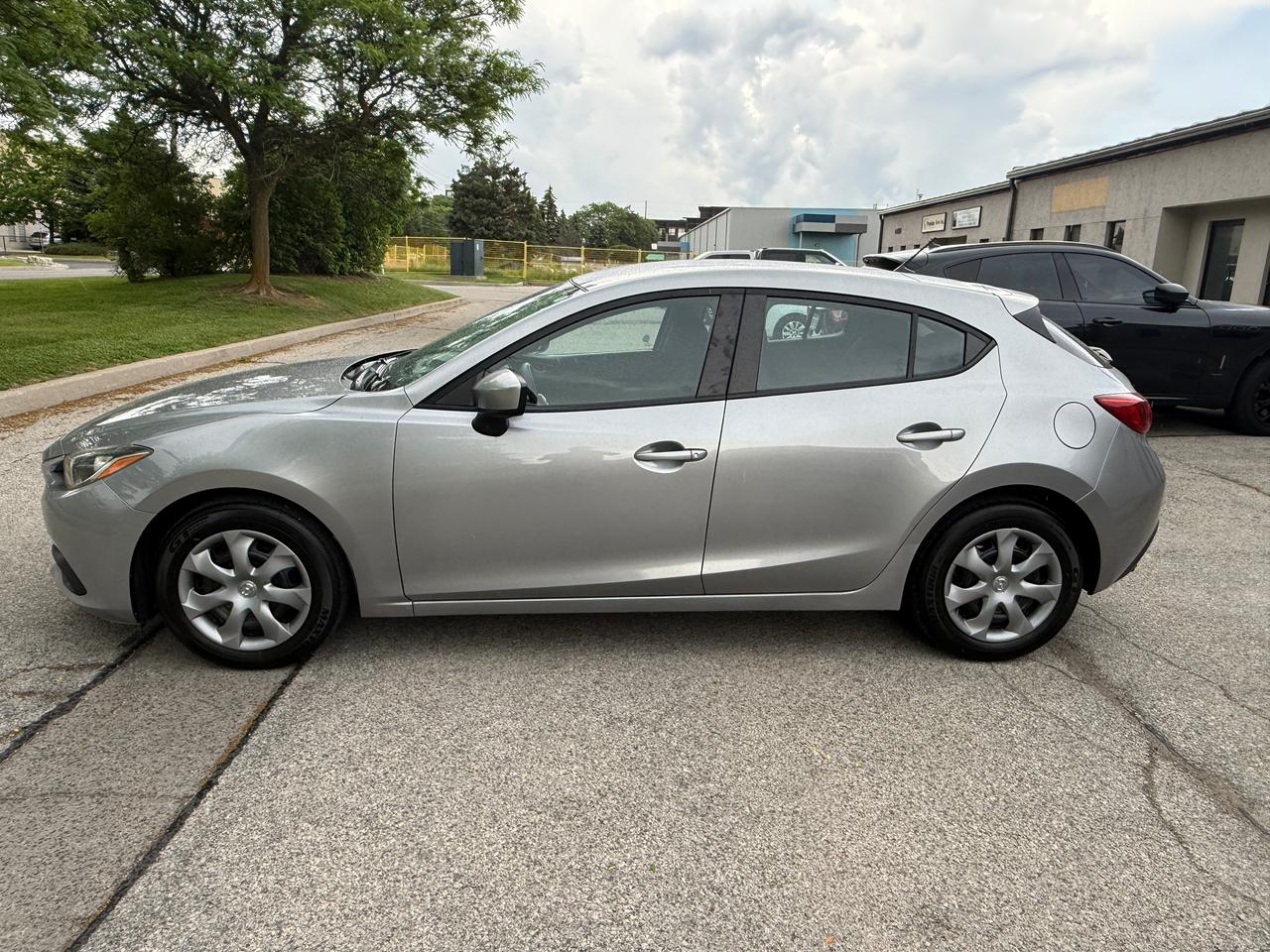 2014 Mazda MAZDA3 GX-SKY,6 SPD..MANUAL SPORT,LOW KM'S CERTIFIED ! Photo