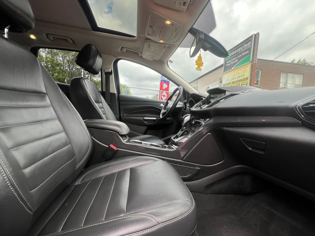 2016 Ford Escape LEATHER- SUNROOF-NAV-BACK CAM- BLUETOOTH & MORE! Photo