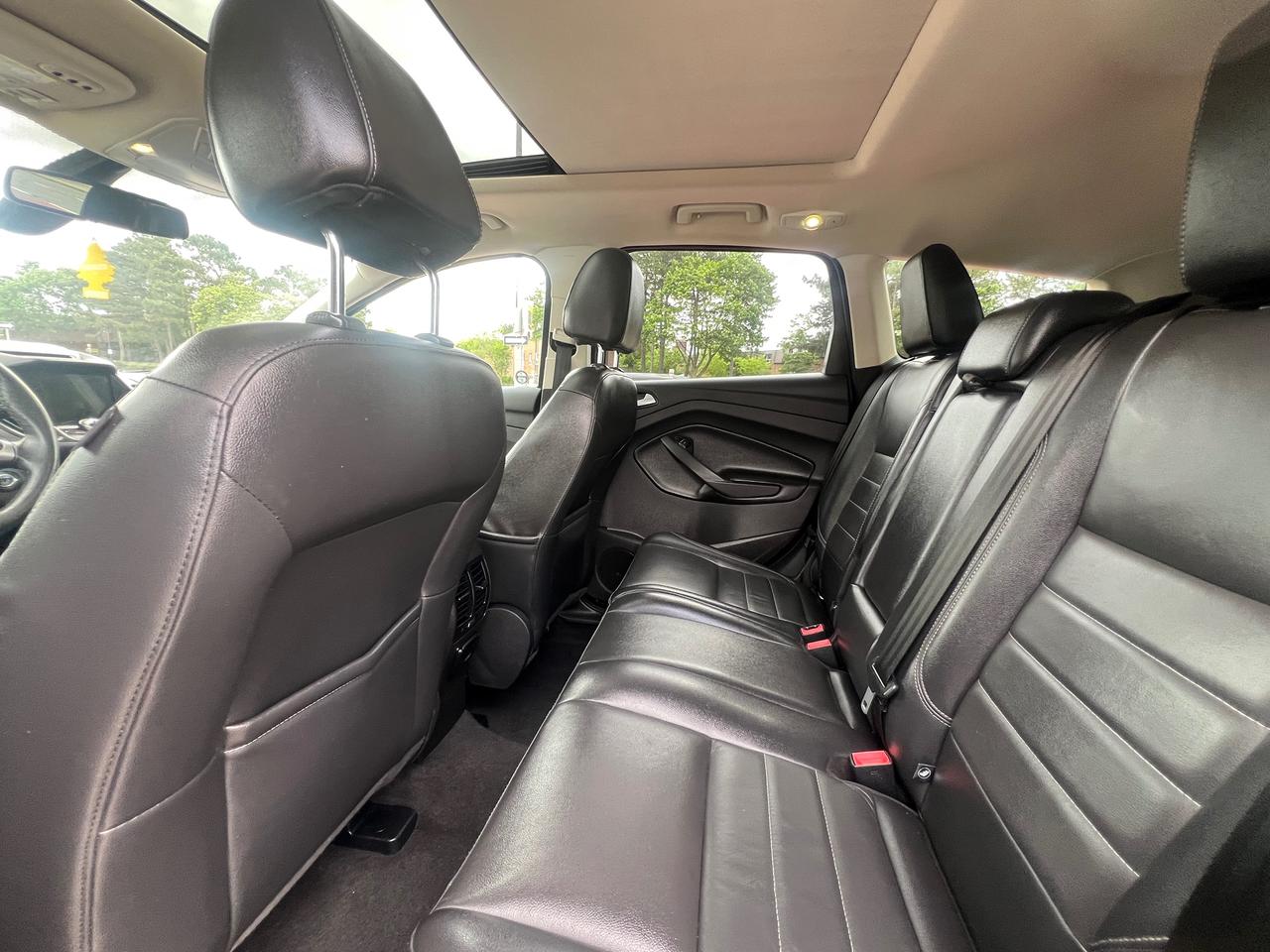 2016 Ford Escape LEATHER- SUNROOF-NAV-BACK CAM- BLUETOOTH & MORE! Photo