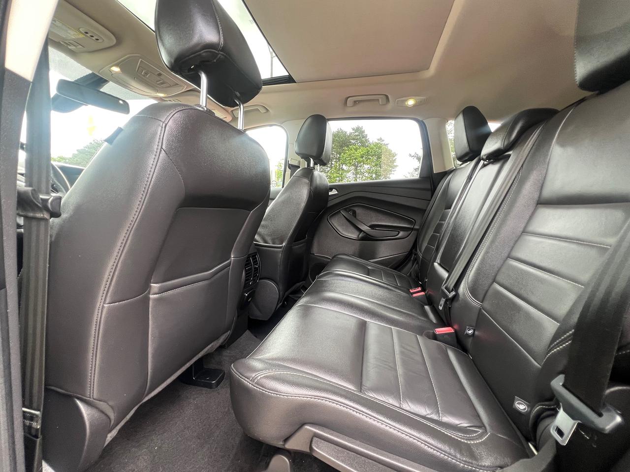 2016 Ford Escape LEATHER- SUNROOF-NAV-BACK CAM- BLUETOOTH & MORE! Photo