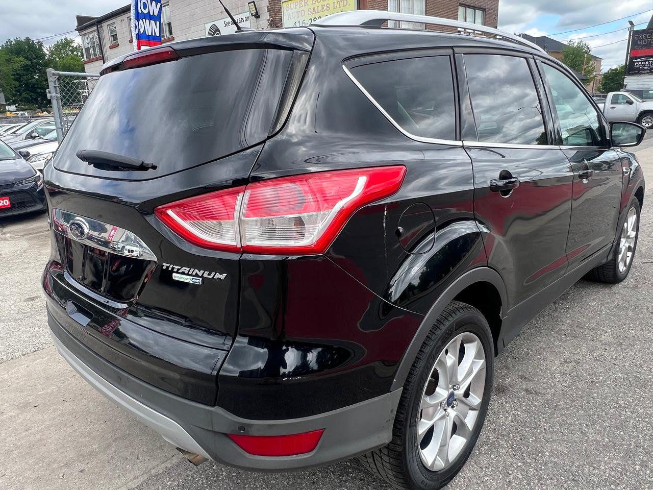 2016 Ford Escape LEATHER- SUNROOF-NAV-BACK CAM- BLUETOOTH & MORE! Photo