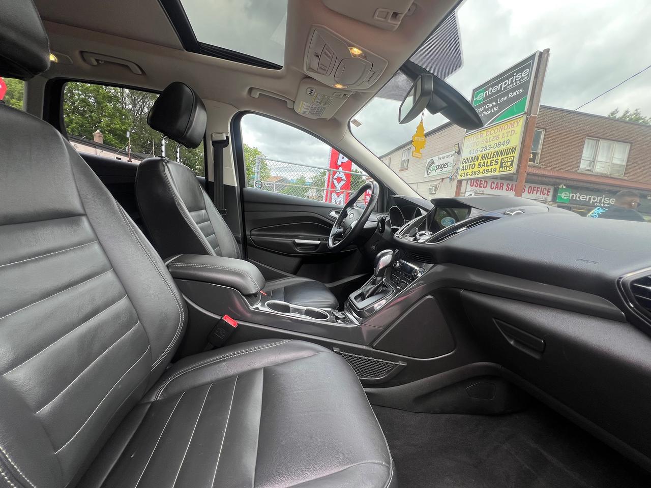 2016 Ford Escape LEATHER- SUNROOF-NAV-BACK CAM- BLUETOOTH & MORE! Photo