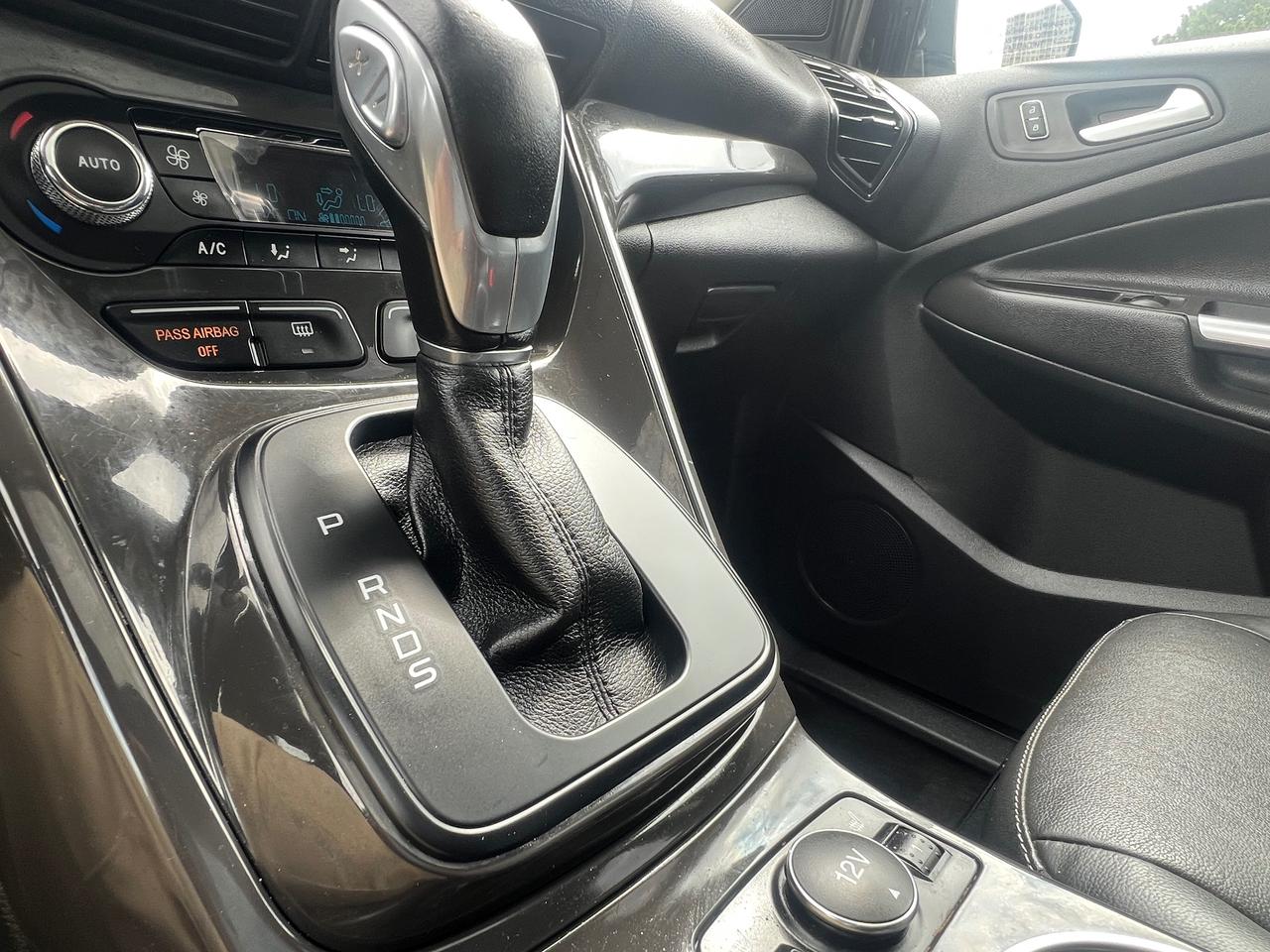 2016 Ford Escape LEATHER- SUNROOF-NAV-BACK CAM- BLUETOOTH & MORE! Photo