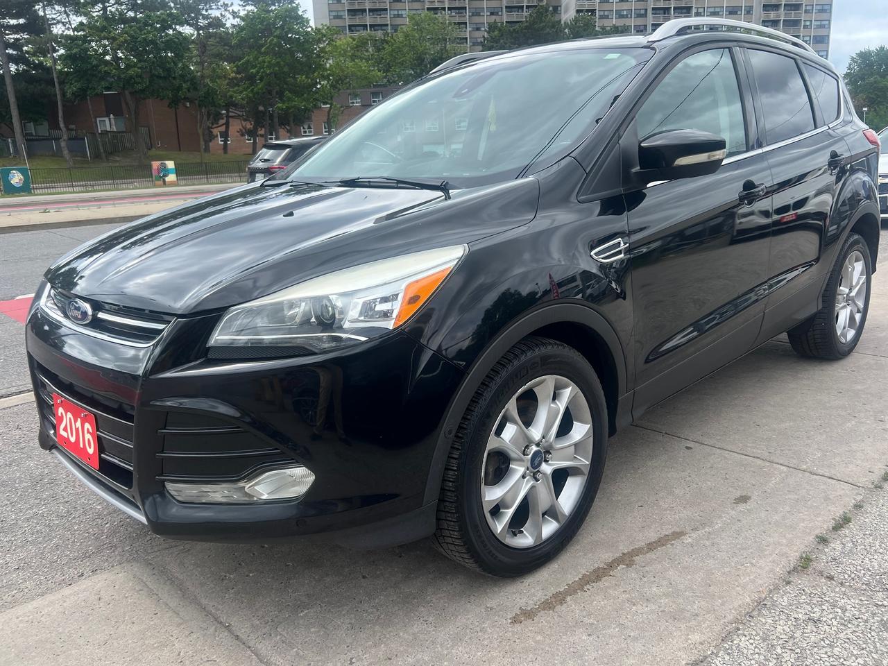 2016 Ford Escape LEATHER- SUNROOF-NAV-BACK CAM- BLUETOOTH & MORE! Photo