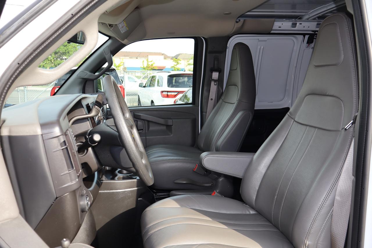 2025 Chevrolet Express Cargo Van RWD 2500 135" Photo
