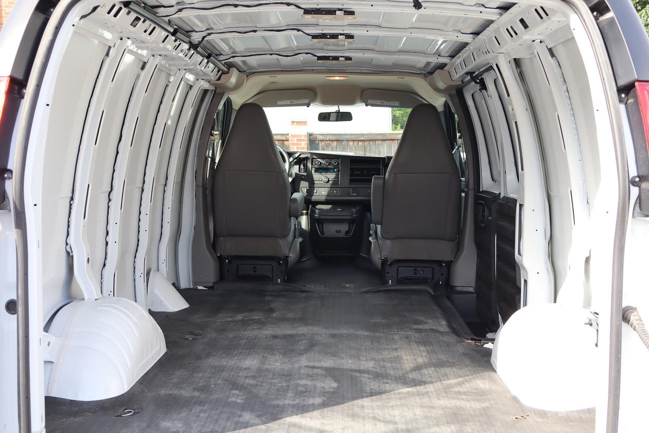 2025 Chevrolet Express Cargo Van RWD 2500 135" Photo