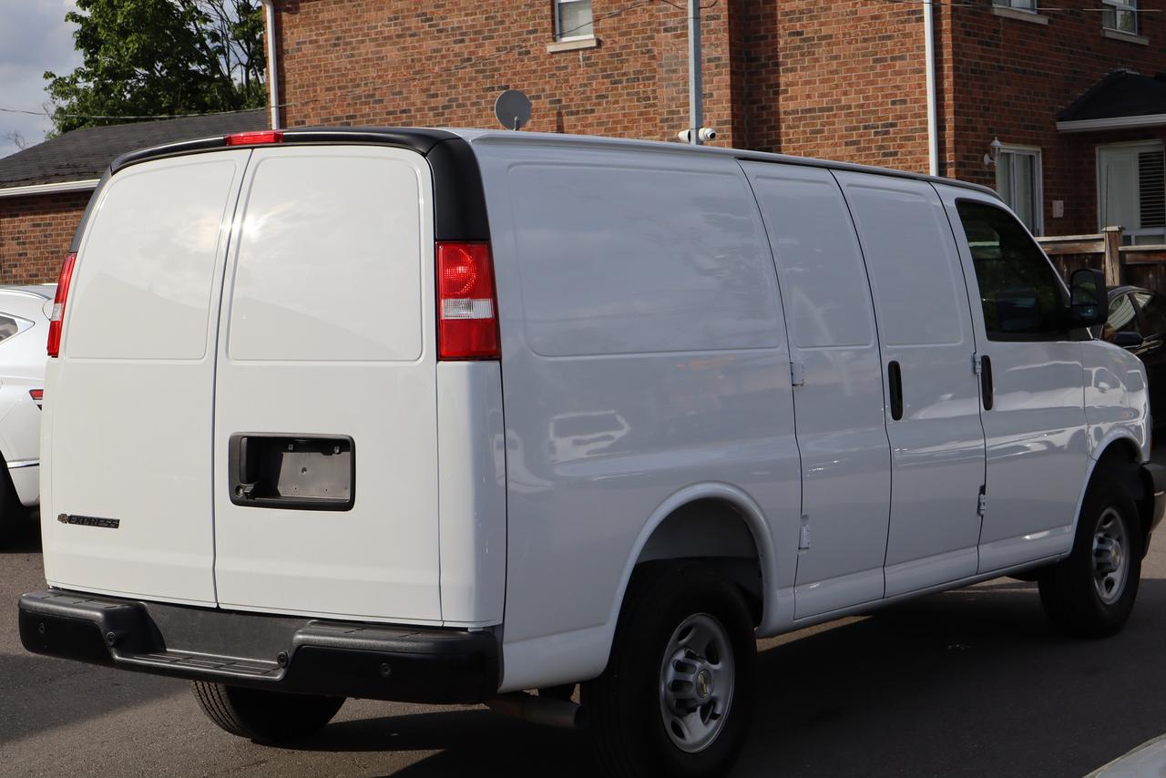 2025 Chevrolet Express Cargo Van RWD 2500 135" Photo
