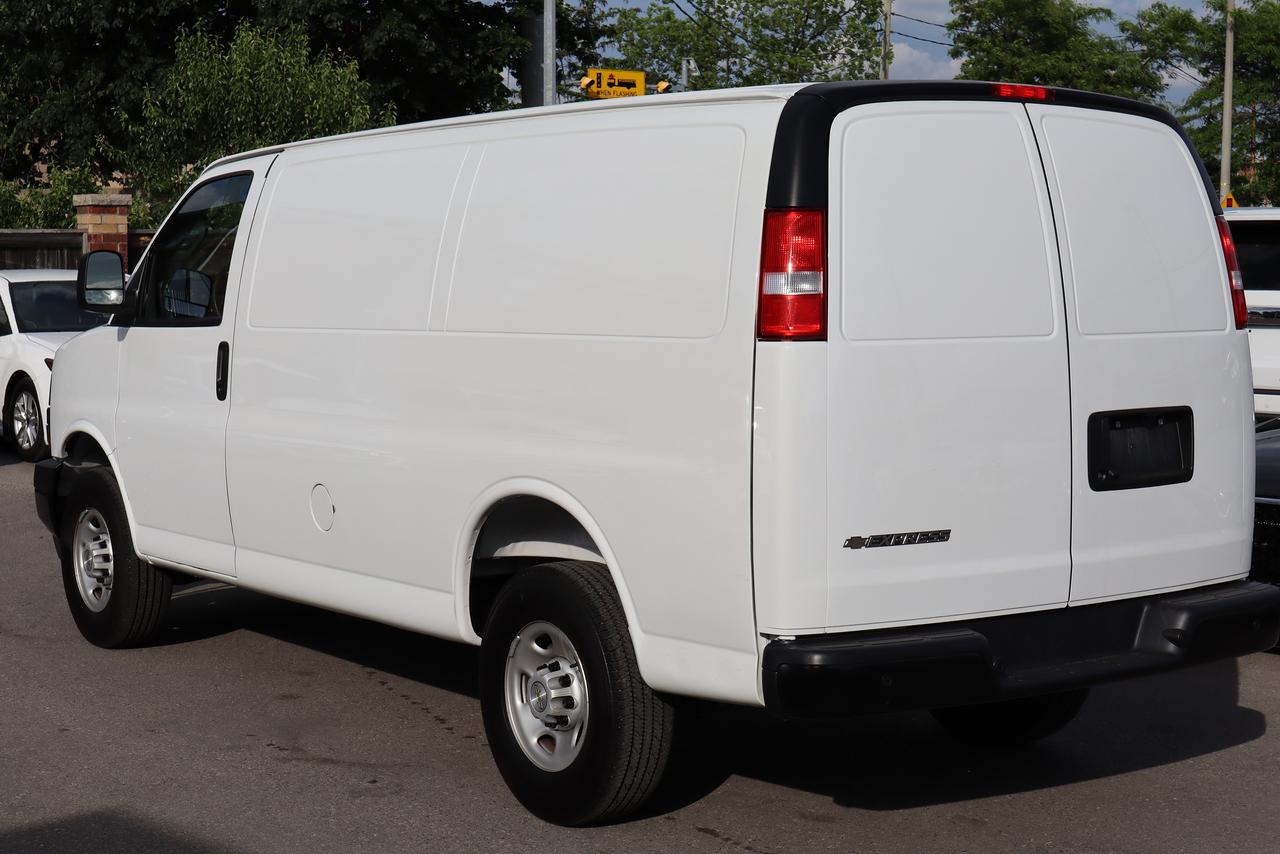 2025 Chevrolet Express Cargo Van RWD 2500 135" Photo