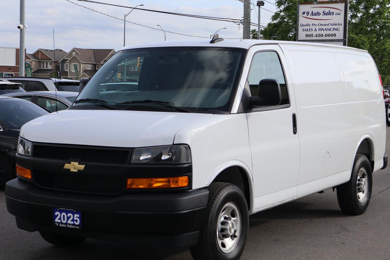 2025 Chevrolet Express Cargo Van RWD 2500 135" Photo