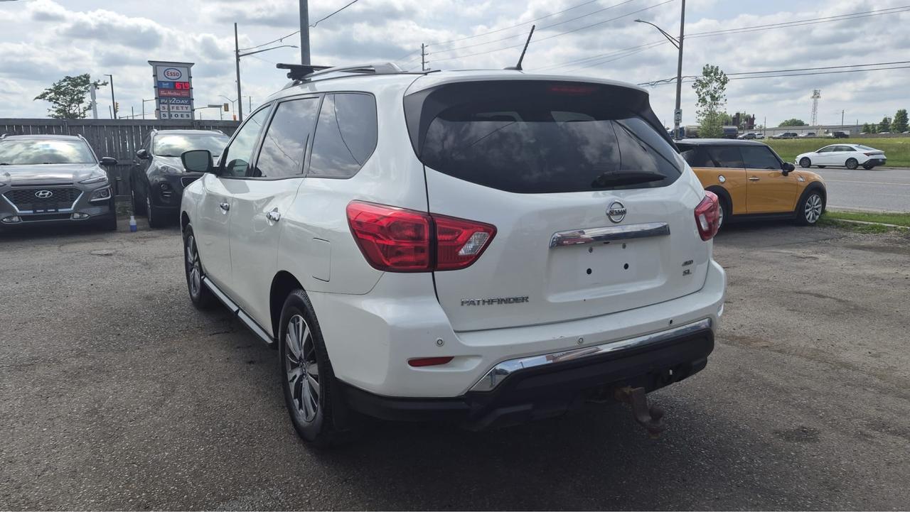 2018 Nissan Pathfinder SL Premium, 4X4, LEATHER, NAVI, 7 PASSENGER, CERT Photo