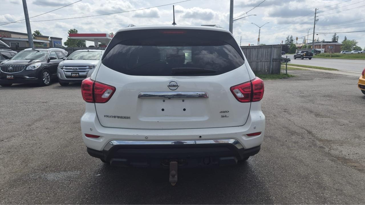 2018 Nissan Pathfinder SL Premium, 4X4, LEATHER, NAVI, 7 PASSENGER, CERT Photo