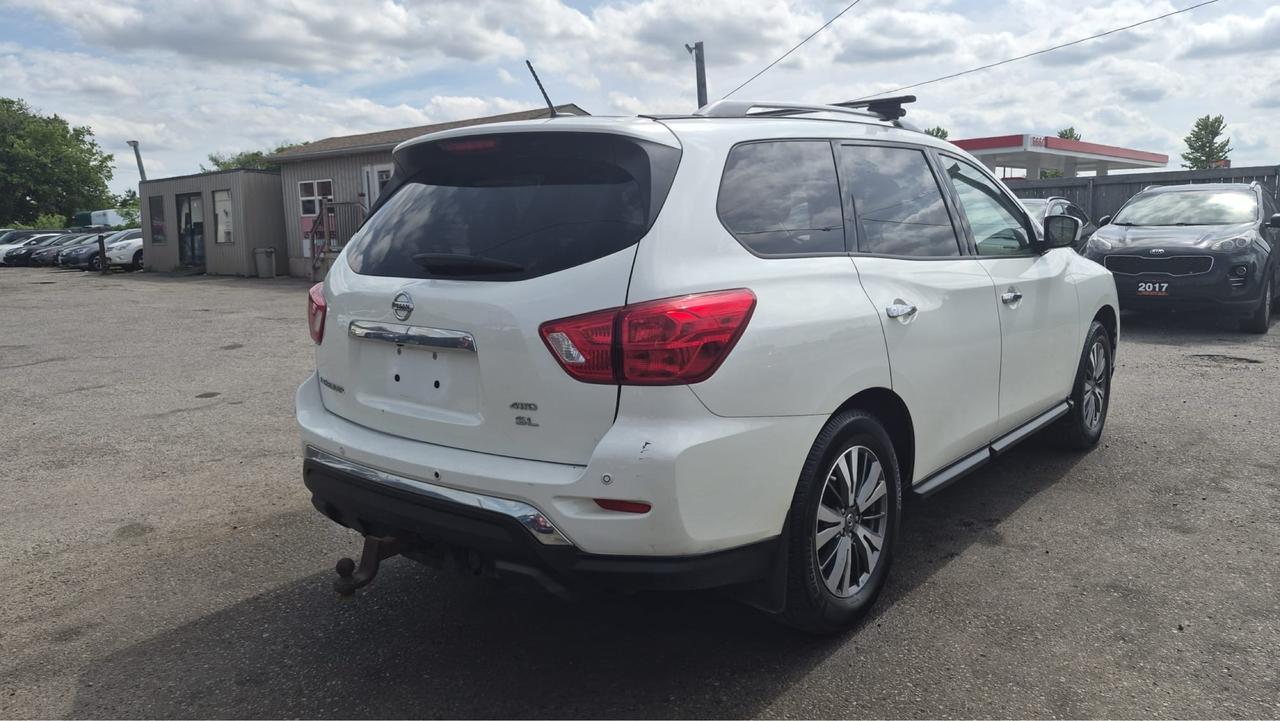 2018 Nissan Pathfinder SL Premium, 4X4, LEATHER, NAVI, 7 PASSENGER, CERT Photo4