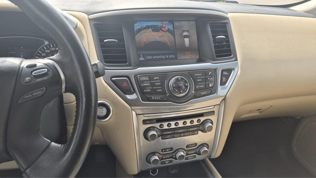 2018 Nissan Pathfinder SL Premium, 4X4, LEATHER, NAVI, 7 PASSENGER, CERT Photo