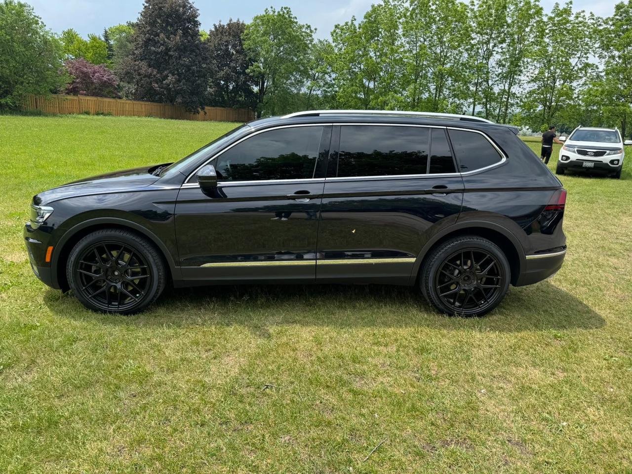 2018 Volkswagen Tiguan SEL Premium 4Motion *7 Passenger Photo2