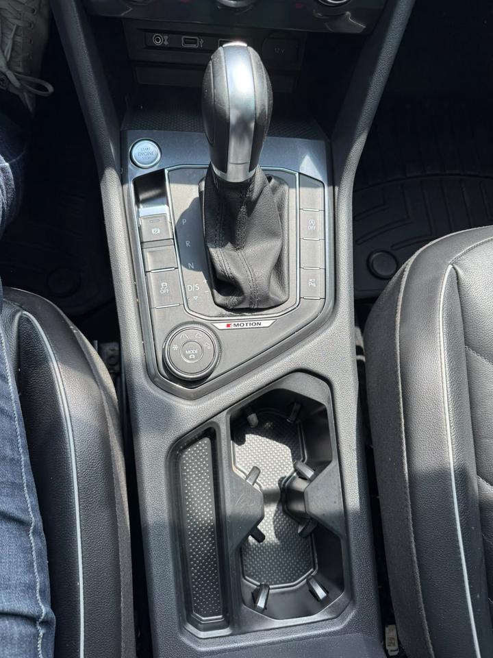 2018 Volkswagen Tiguan SEL Premium 4Motion *7 Passenger Photo