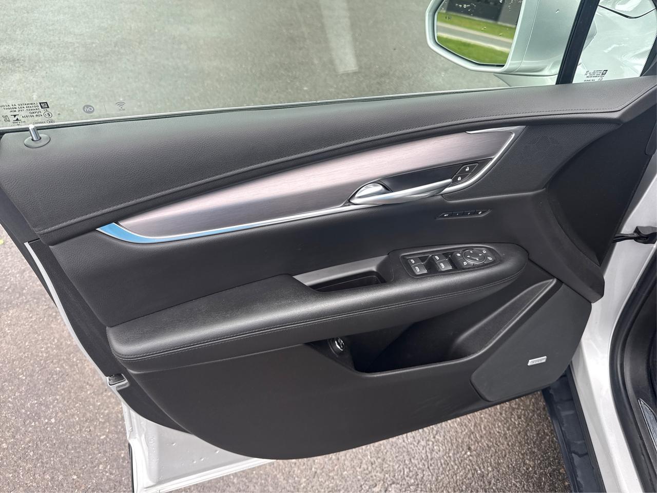 2019 Cadillac XT5 AWD 4dr Luxury Photo