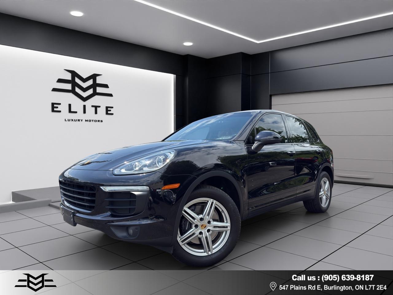 2017 Porsche Cayenne AWD - Navigation - Leather - Sunroof - Low Low Kms !!! Photo