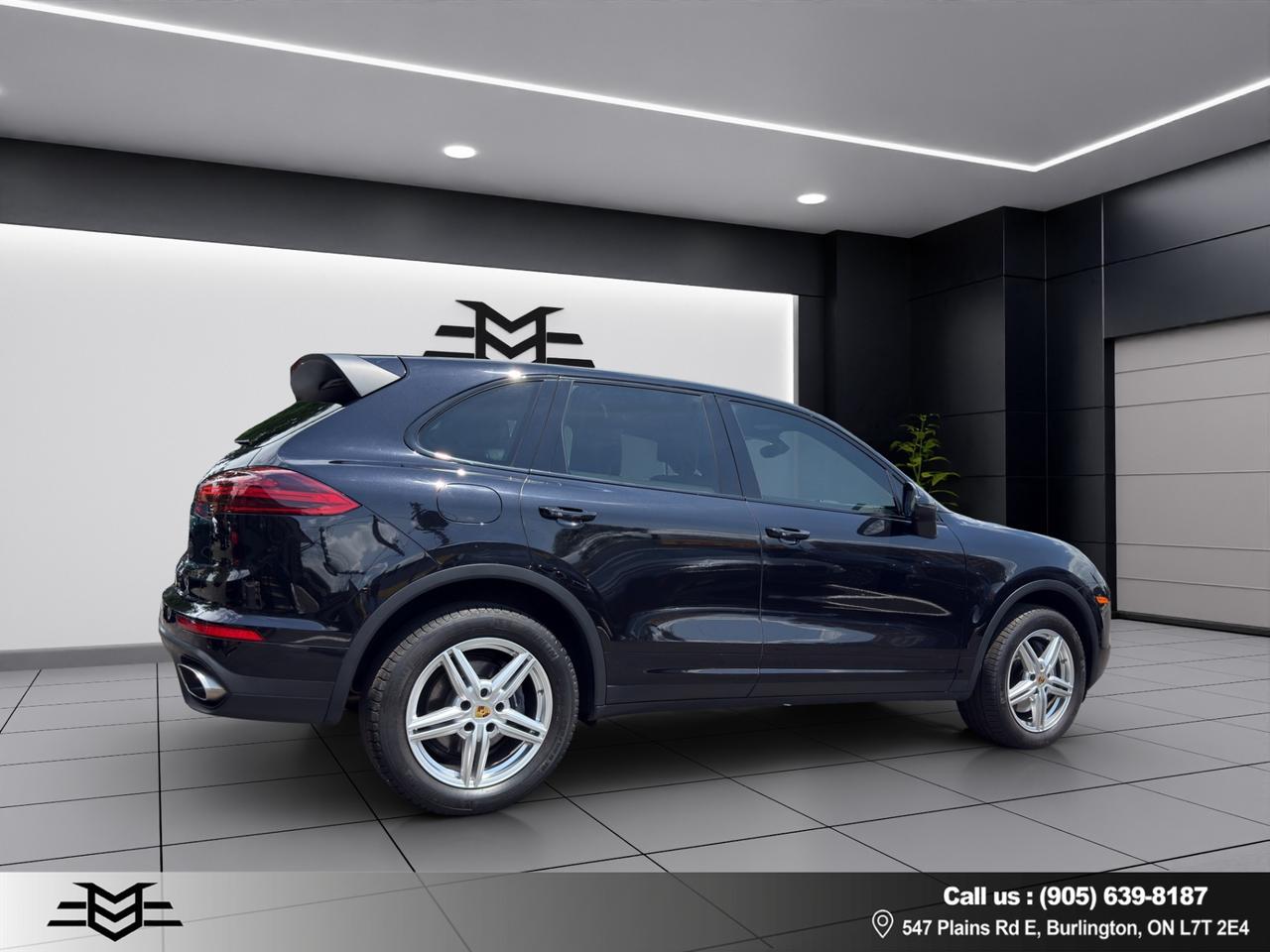 2017 Porsche Cayenne AWD - Navigation - Leather - Sunroof - Low Low Kms !!! Photo