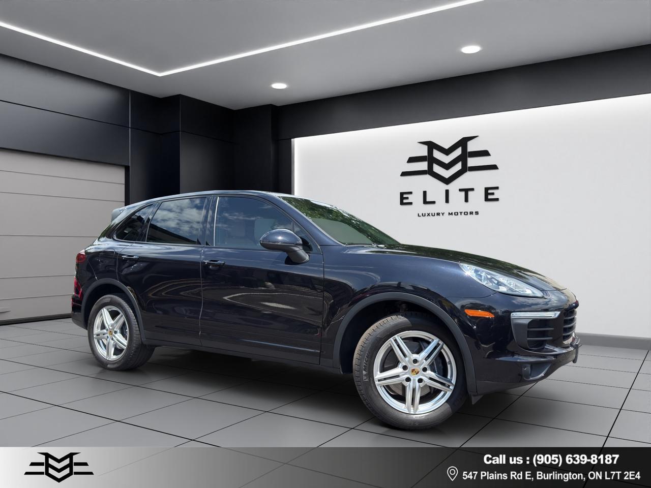 2017 Porsche Cayenne AWD - Navigation - Leather - Sunroof - Low Low Kms !!! Photo