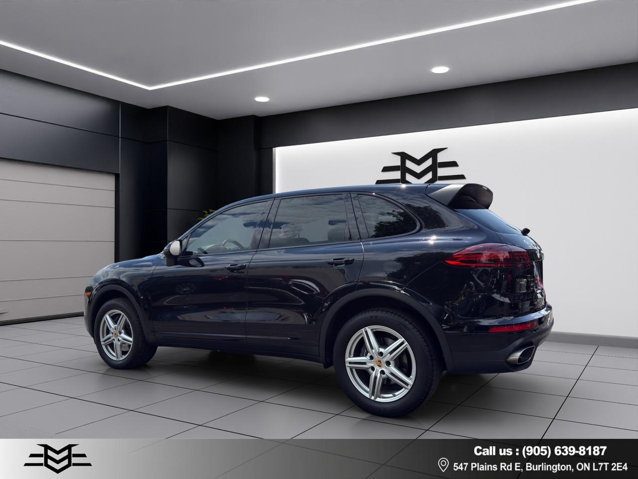 2017 Porsche Cayenne AWD - Navigation - Leather - Sunroof - Low Low Kms !!! Photo