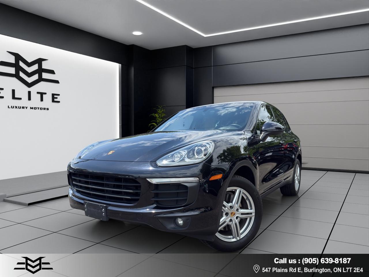2017 Porsche Cayenne AWD - Navigation - Leather - Sunroof - Low Low Kms !!! Photo