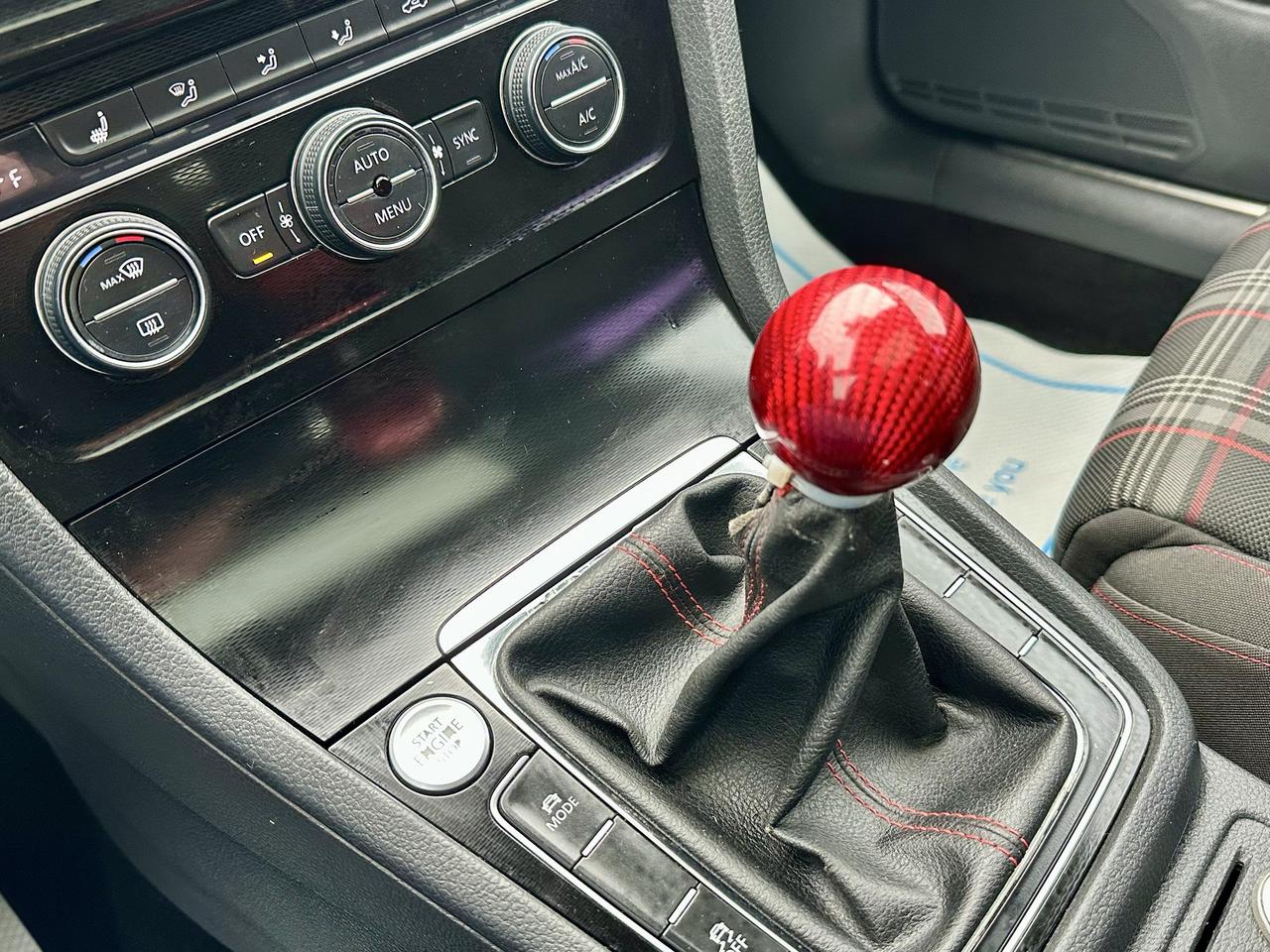 2015 Volkswagen GTI  Photo