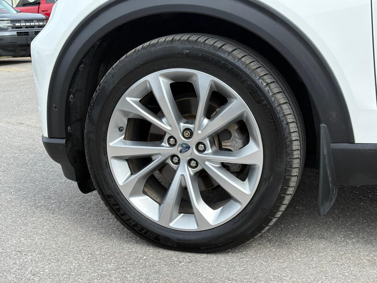 2021 Ford Explorer Platinum 4WD Photo