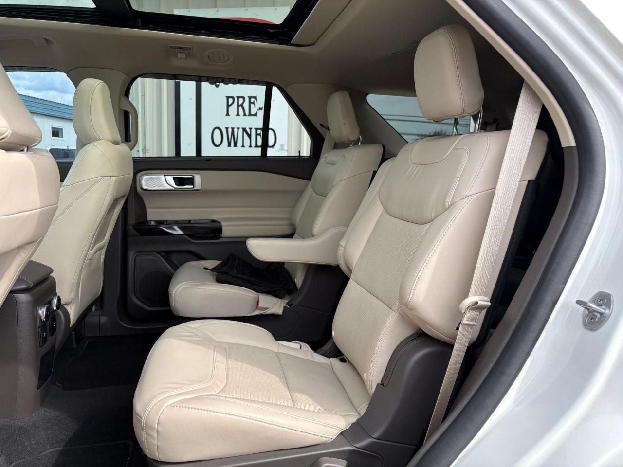 2021 Ford Explorer Platinum 4WD Photo