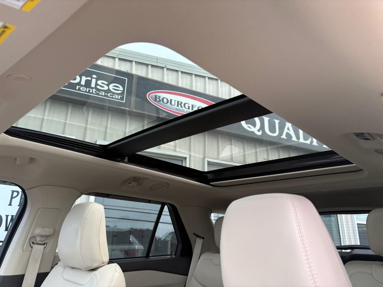 2021 Ford Explorer Platinum 4WD Photo
