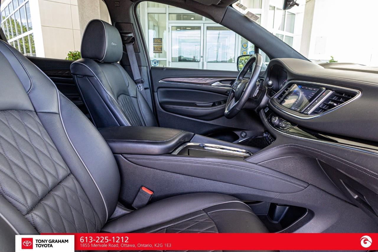 2024 Buick Enclave Avenir Photo