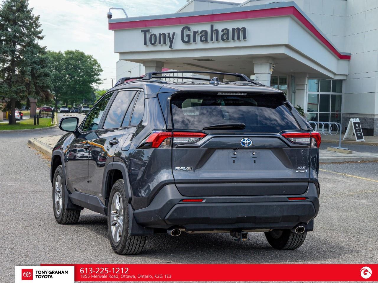 2024 Toyota RAV4 Hybrid XLE Photo3