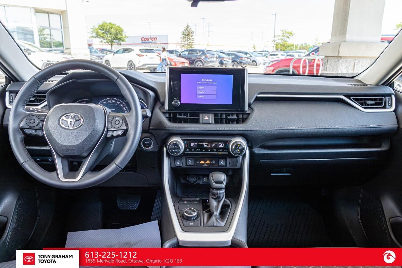 2024 Toyota RAV4 Hybrid XLE Photo