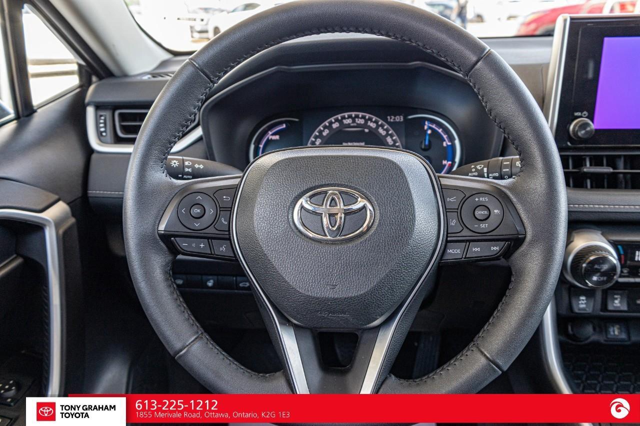 2024 Toyota RAV4 Hybrid XLE Photo