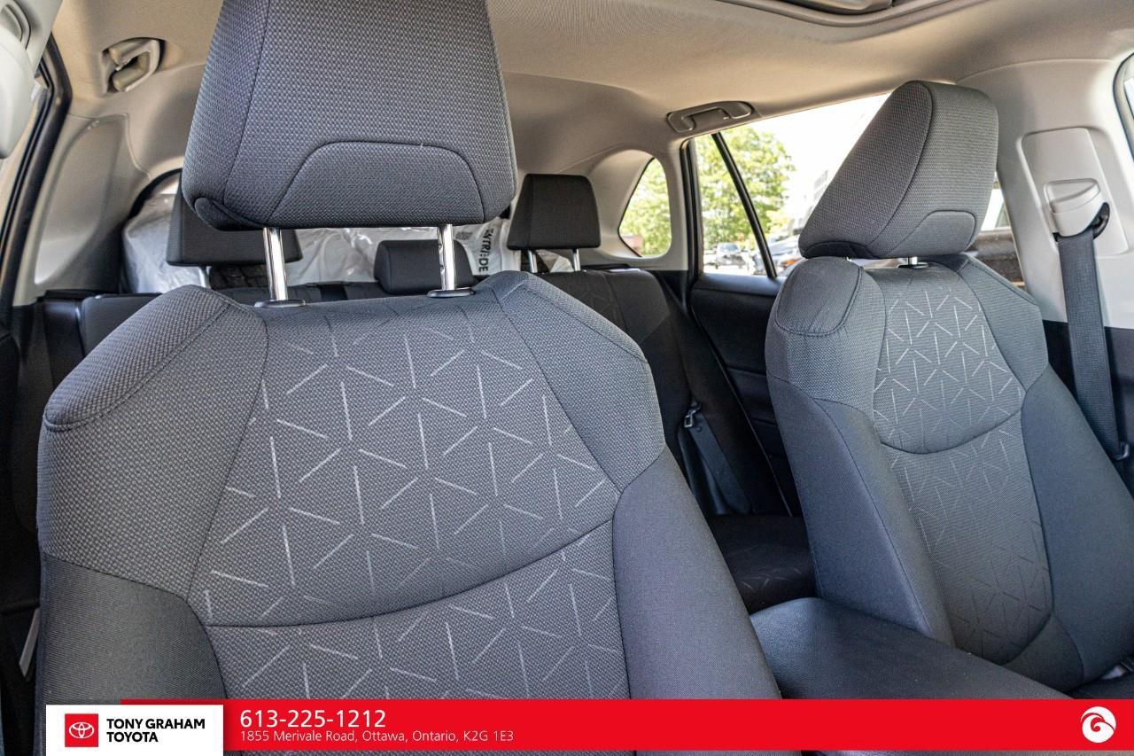2024 Toyota RAV4 Hybrid XLE Photo