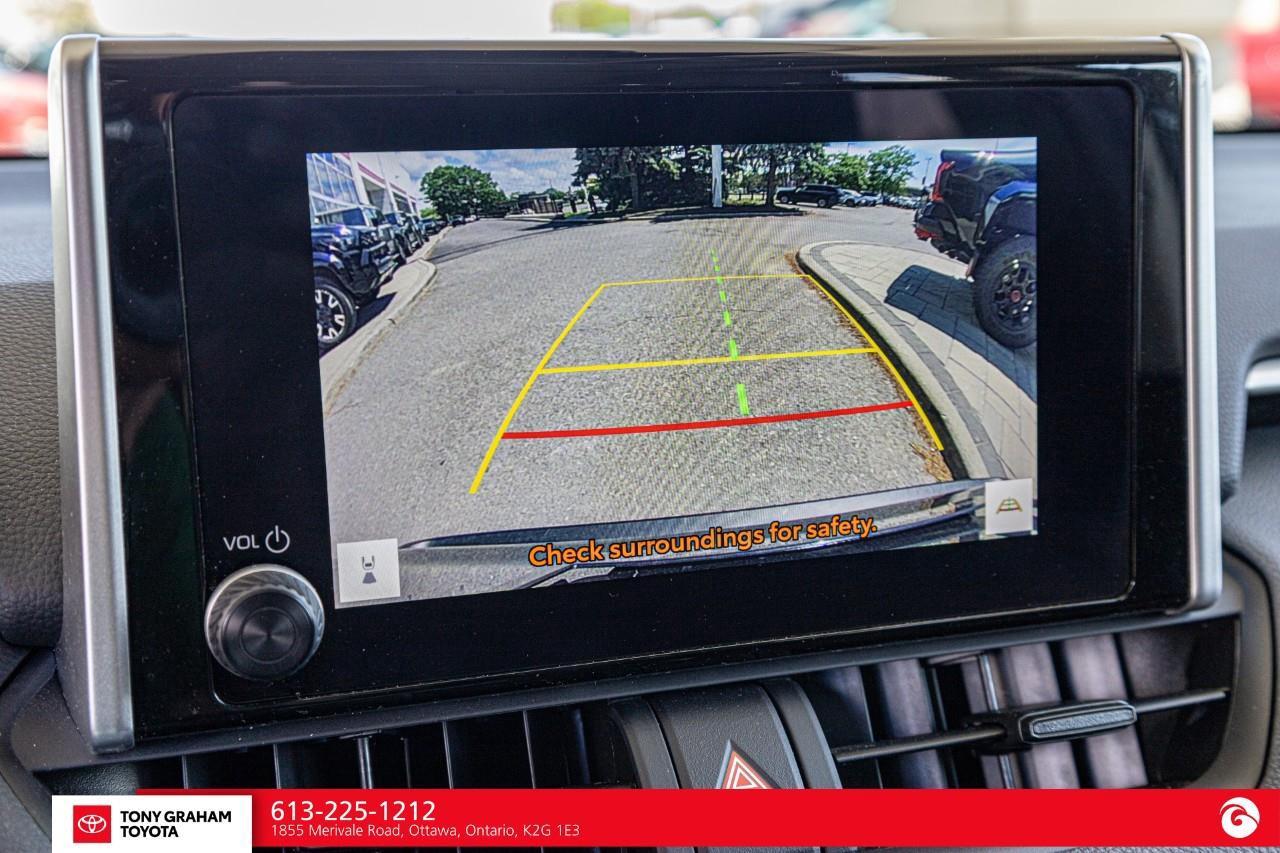 2024 Toyota RAV4 Hybrid XLE Photo