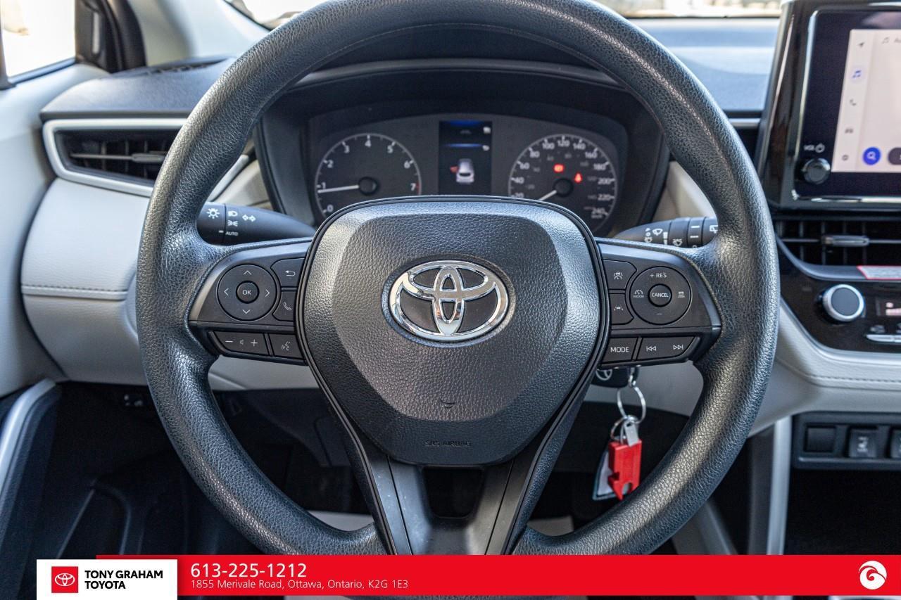 2025 Toyota Corolla Cross L Photo