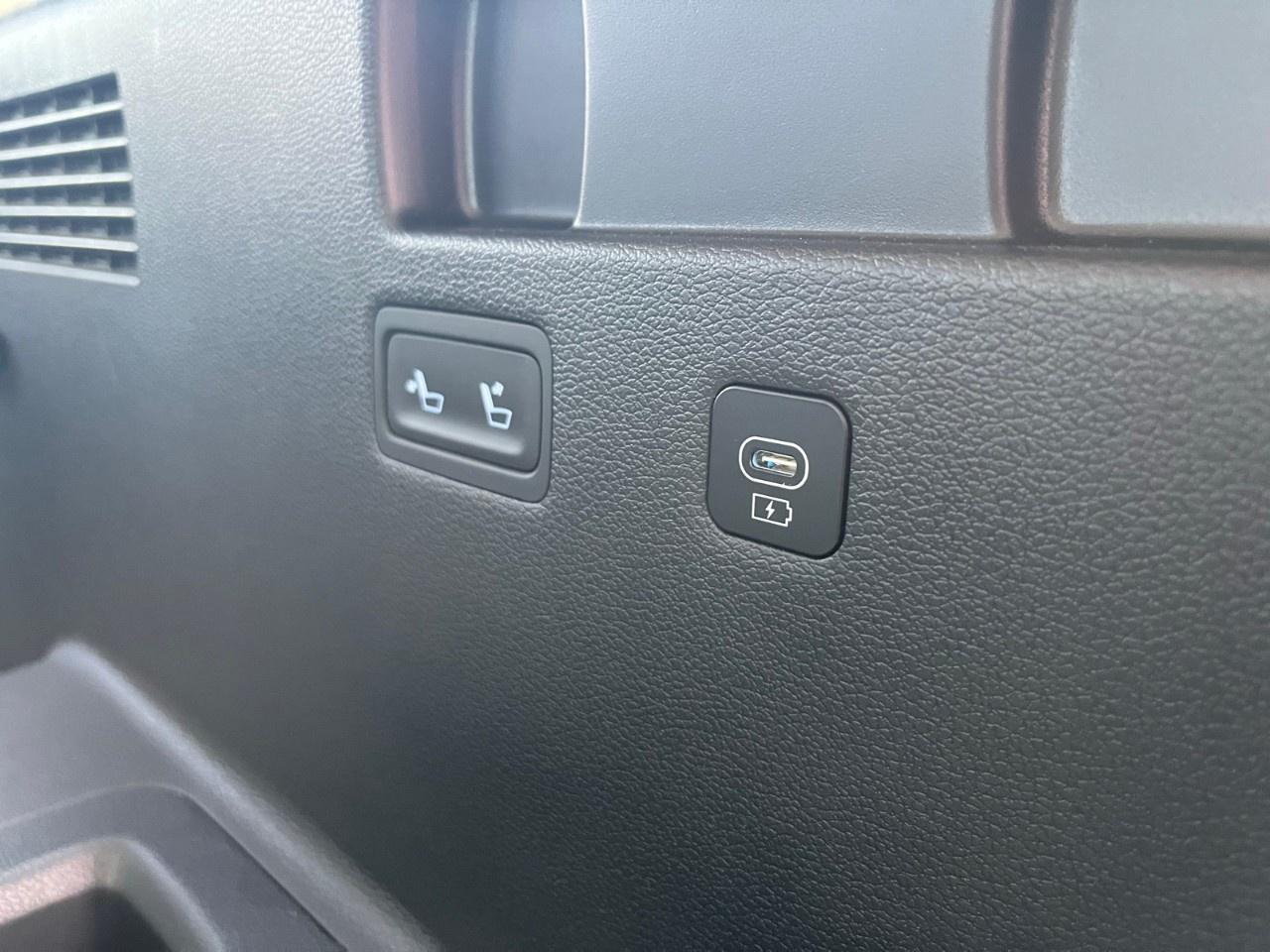 2024 Hyundai PALISADE Urban 8-Passenger AWD Photo