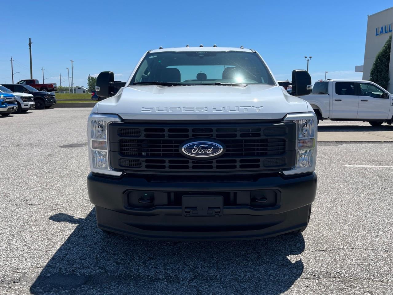 2026 Ford F-350 XL Photo2