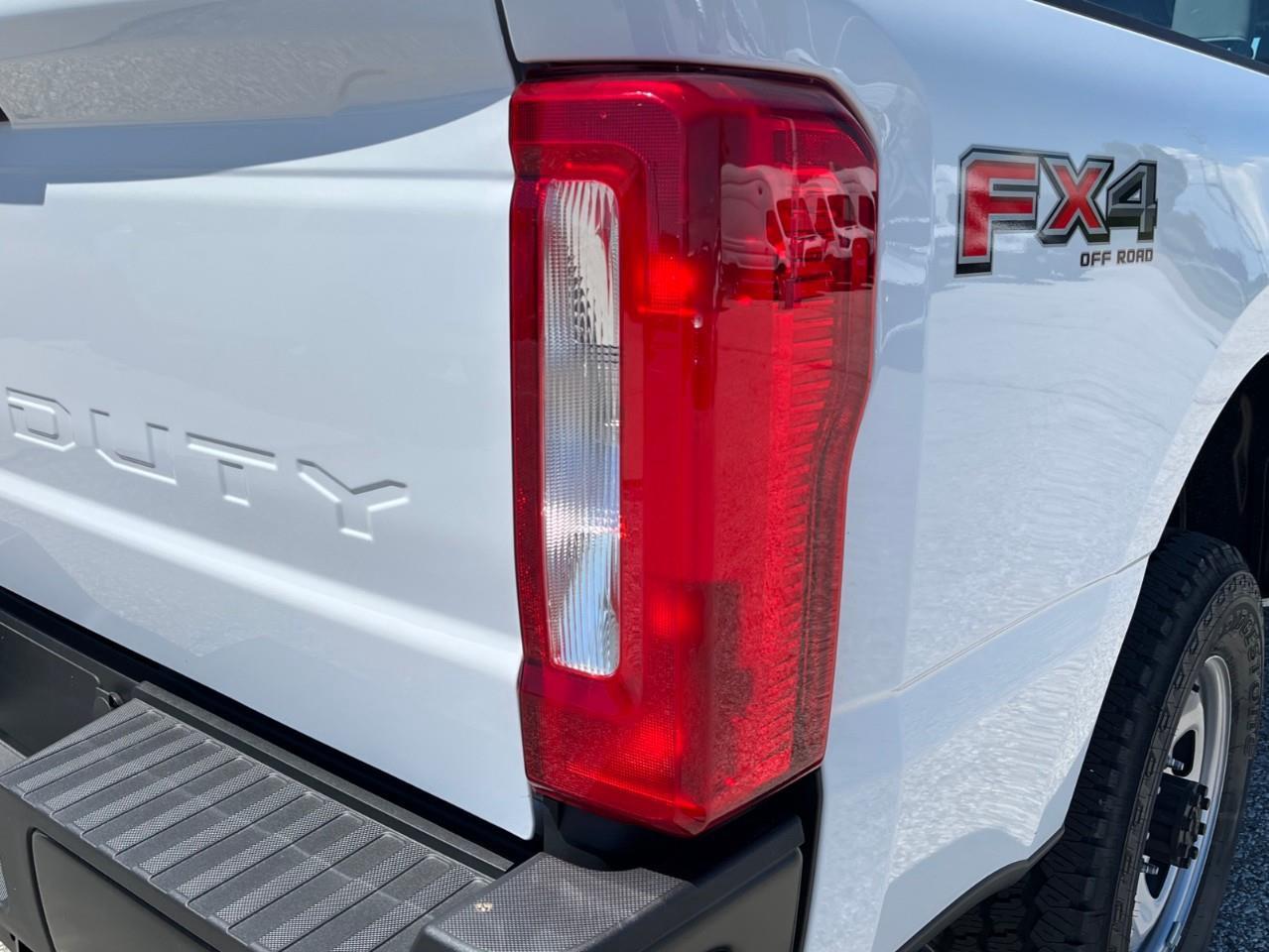 2026 Ford F-350 XL Photo