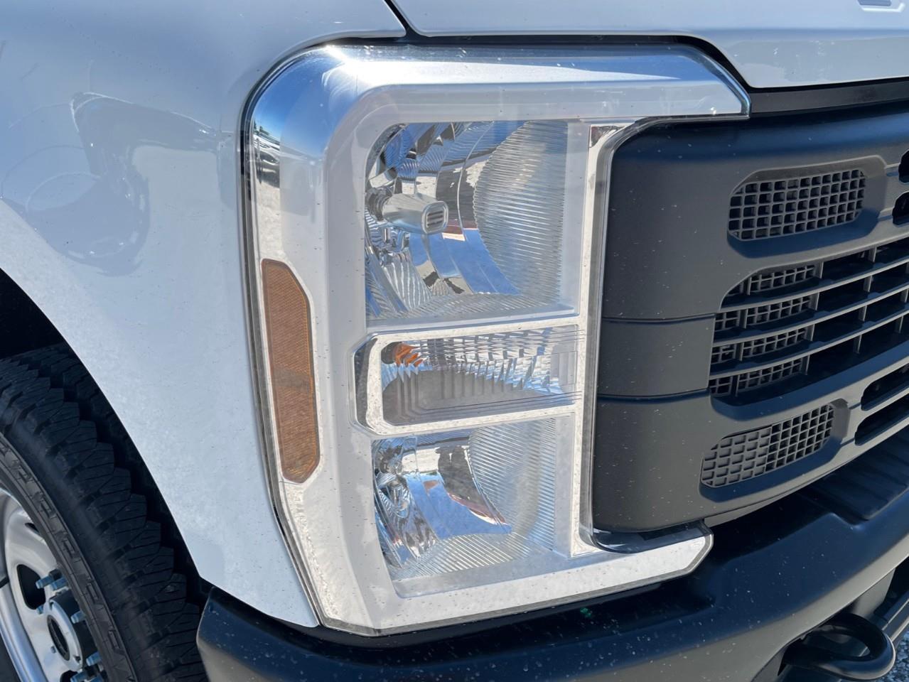 2026 Ford F-350 XL Photo