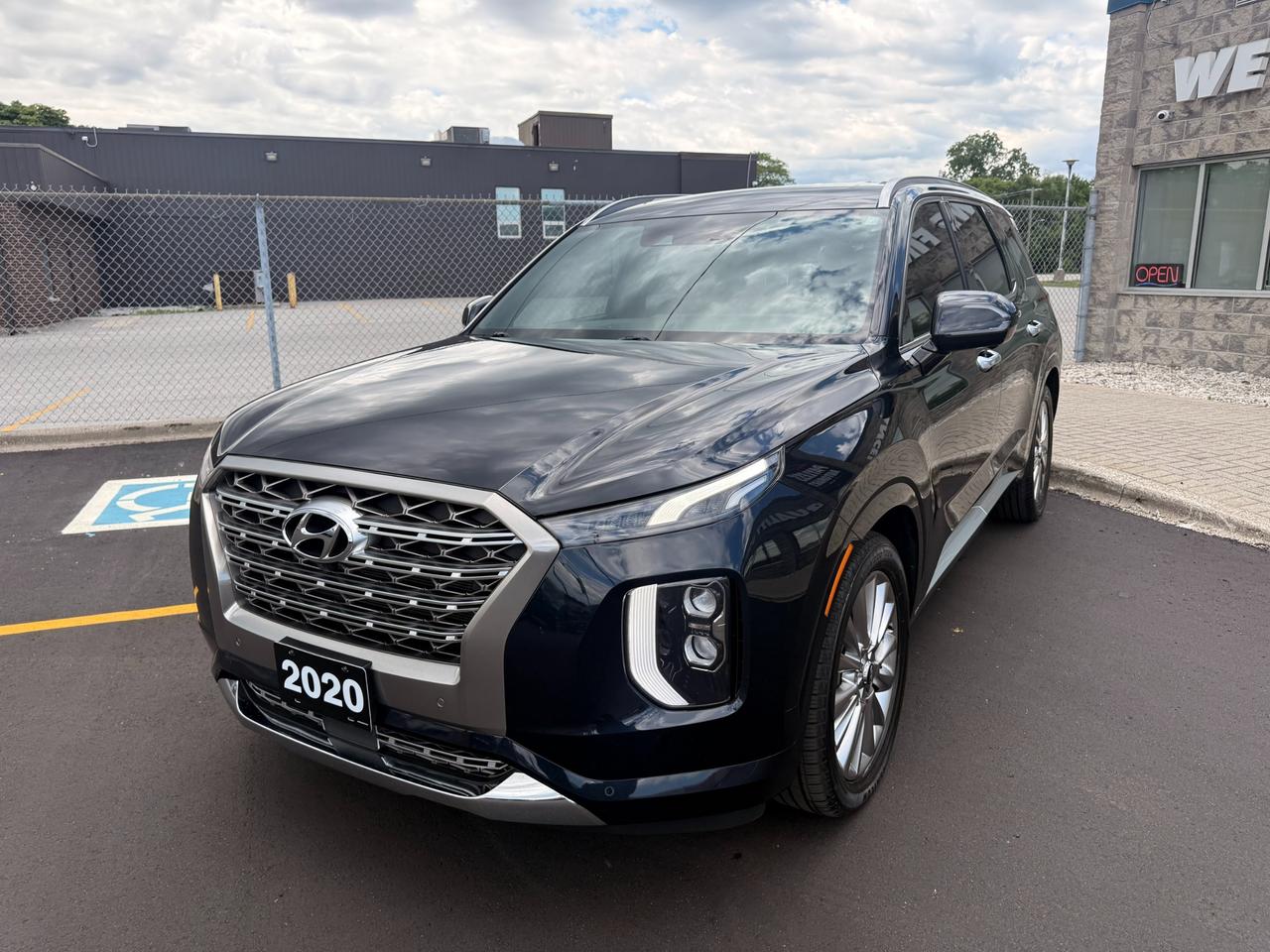 2020 Hyundai PALISADE Ultimate 7 Passenger Photo