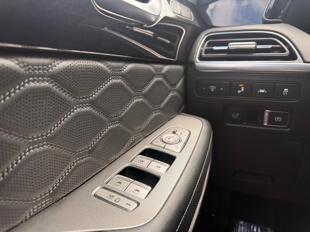 2020 Hyundai PALISADE Ultimate 7 Passenger Photo