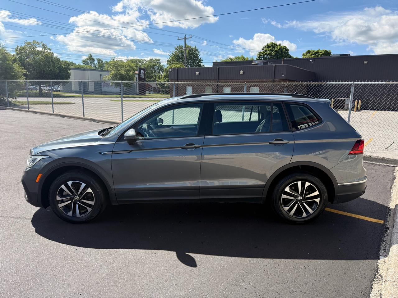 2024 Volkswagen Tiguan Trendline Photo