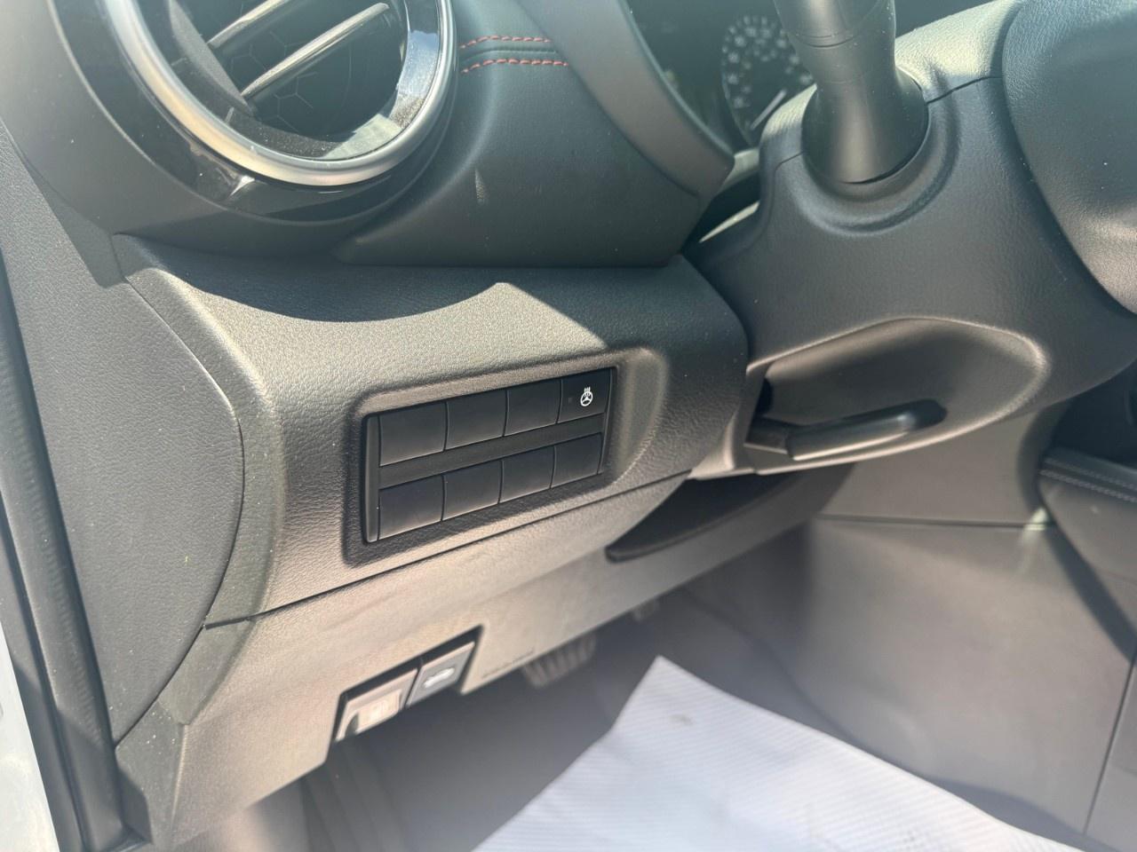 2024 Nissan Kicks SR FWD Photo