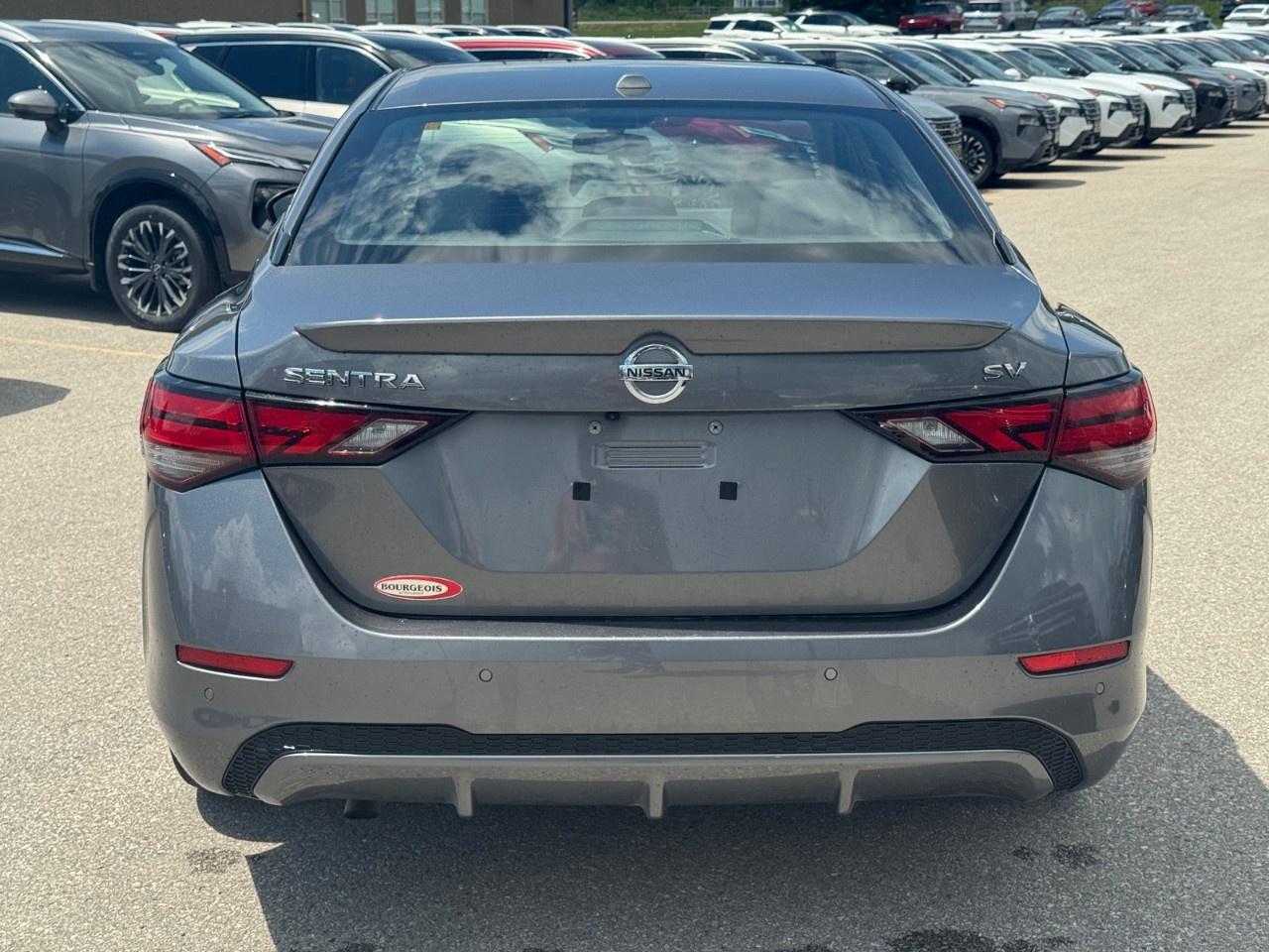 2022 Nissan Sentra SV CVT Photo