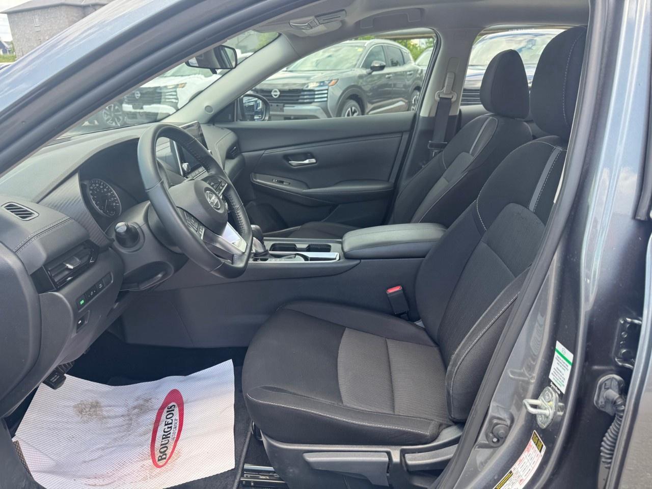 2022 Nissan Sentra SV CVT Photo