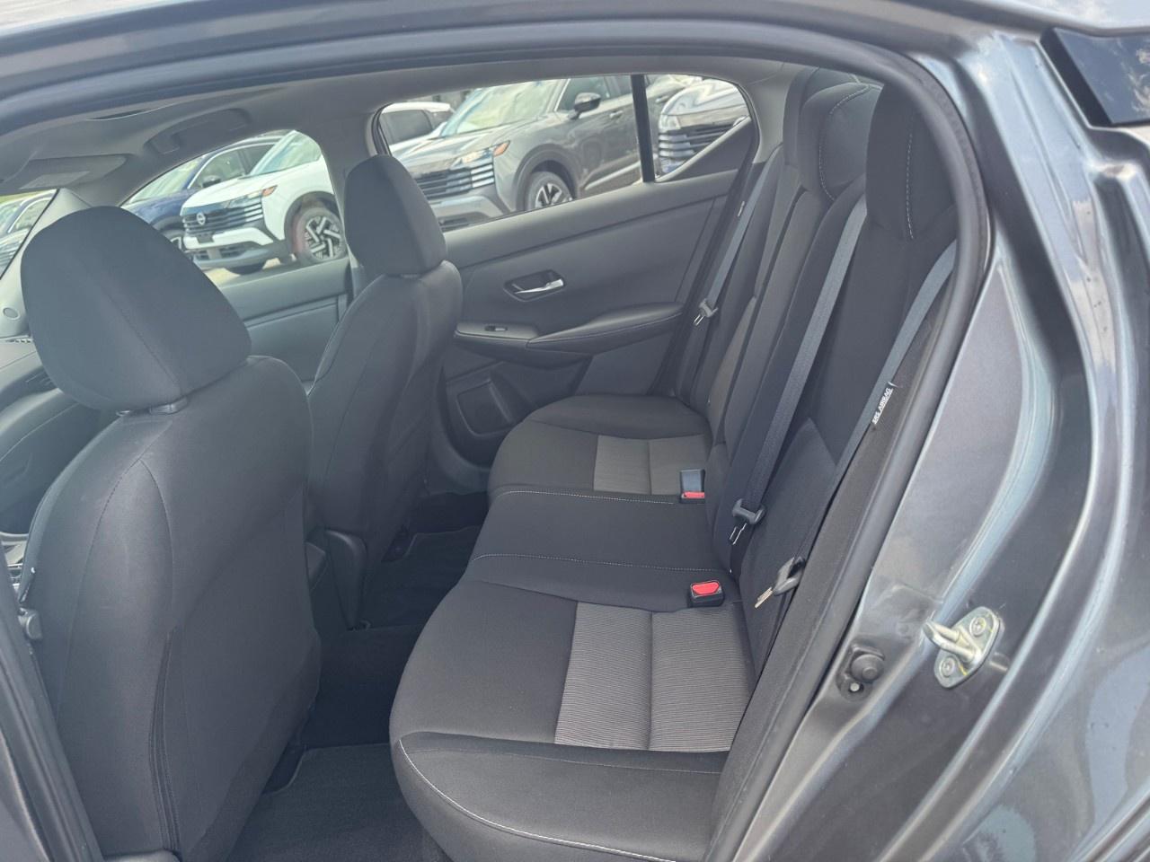 2022 Nissan Sentra SV CVT Photo