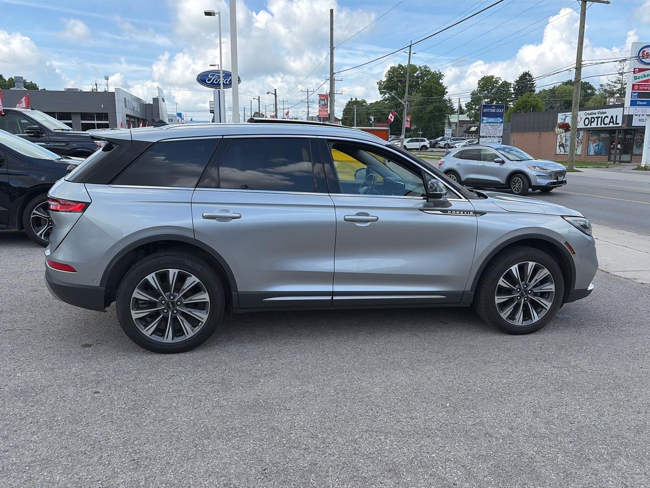 2022 Lincoln Corsair Reserve AWD Photo3