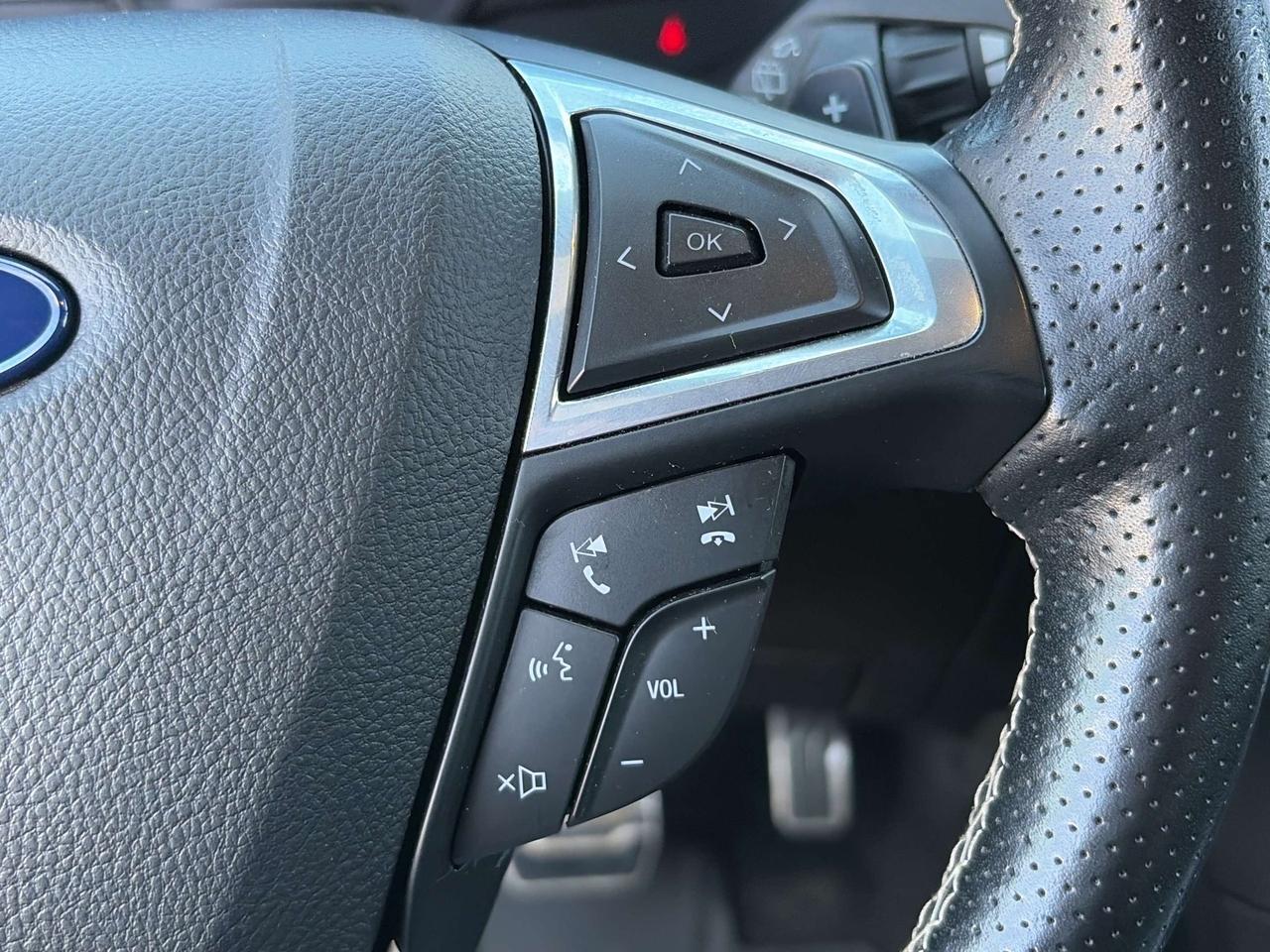 2022 Ford Edge ST AWD Photo