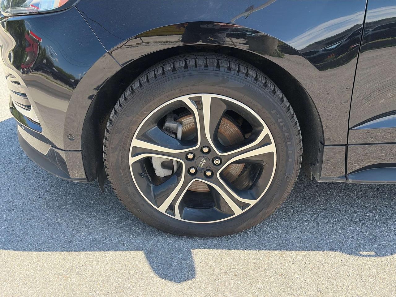 2022 Ford Edge ST AWD Photo